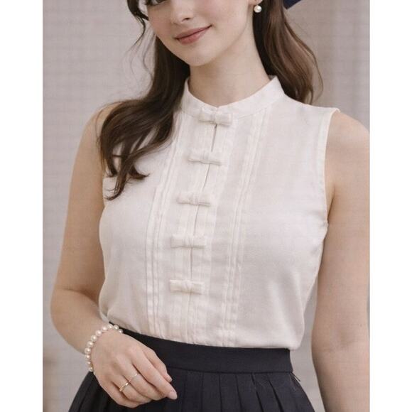 LC Lauren Conrad Tops - LC Coquette Bow Button Sleeveless Blouse Size XL White Preppy Soft Old Money